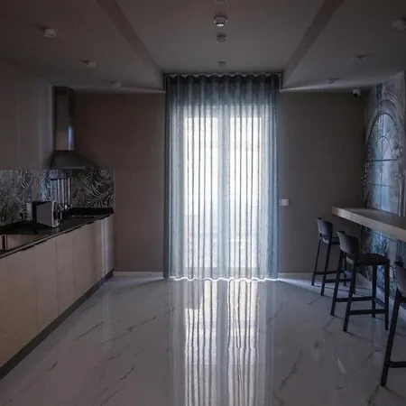 Lauria Luxury