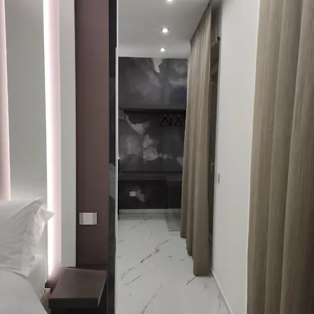 Lauria Luxury