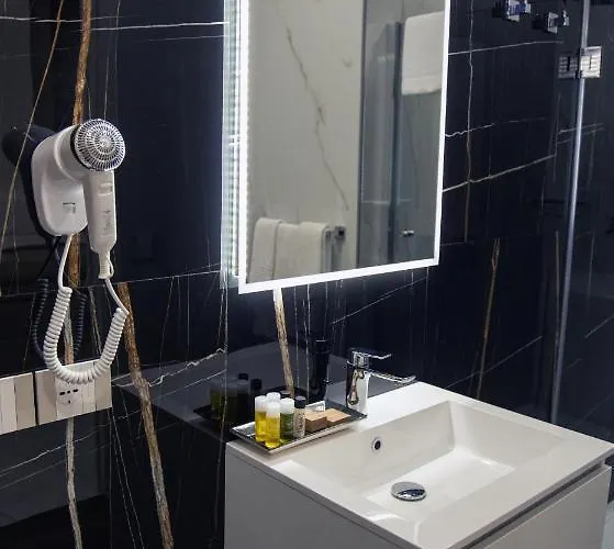 فندق مبيت وإفطار Lauria Luxury 4*