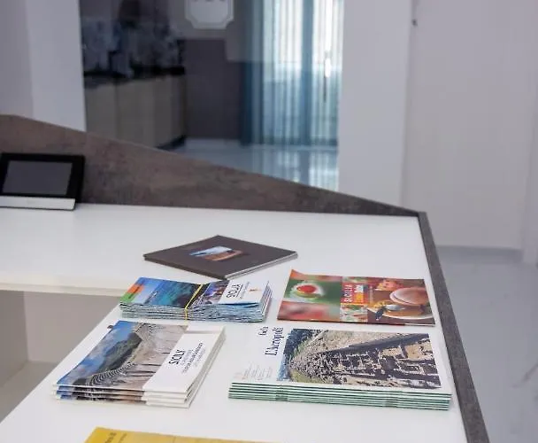فندق مبيت وإفطار Lauria Luxury 4*