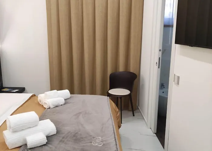 فندق مبيت وإفطار Lauria Luxury 4*